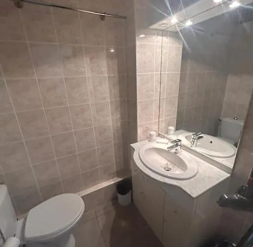 Cap Studio-cabine -vue Jardin Agde