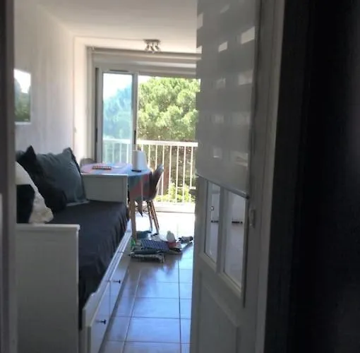 Cap Studio-cabine -vue Jardin Agde