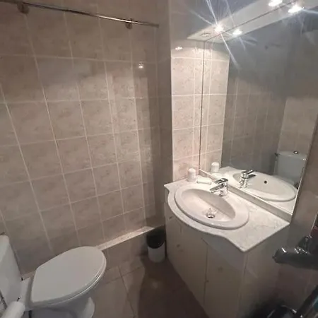 Cap Studio-cabine -vue Jardin Agde